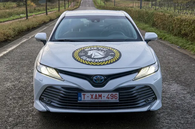 Nikan Taxi Dendermonde - Toyota, ruime en comfortabele taxi
